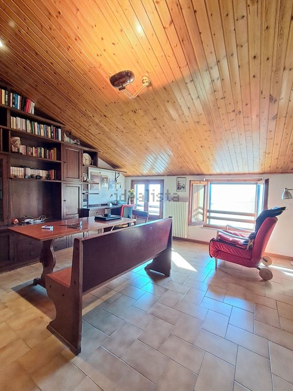 appartamento in vendita a Castana