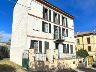 casa indipendente in vendita a Castana