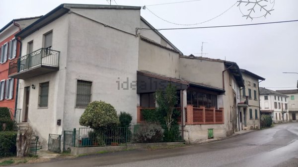 casa semindipendente in vendita a Castana in zona Martinasca
