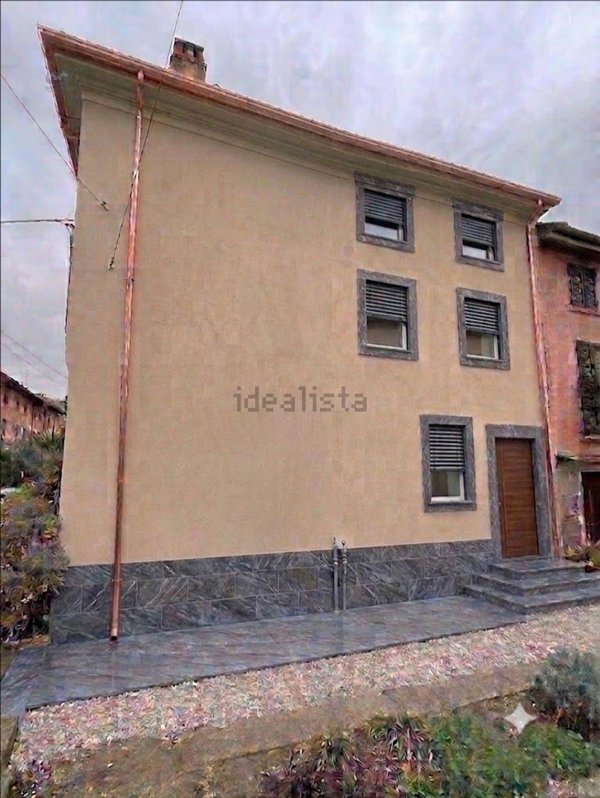 casa indipendente in vendita a Castana in zona Ca' dei Cristina