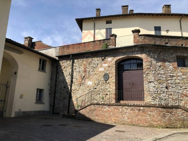 appartamento in vendita a Castana in zona Martinasca