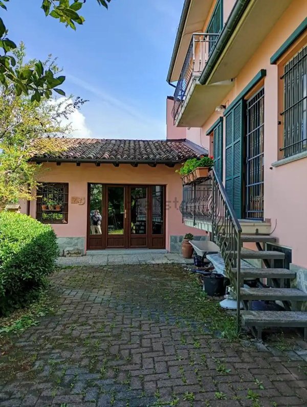 casa indipendente in vendita a Castana in zona Ca' dei Cristina