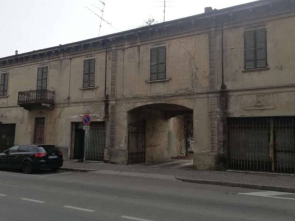 negozio in vendita a Casteggio