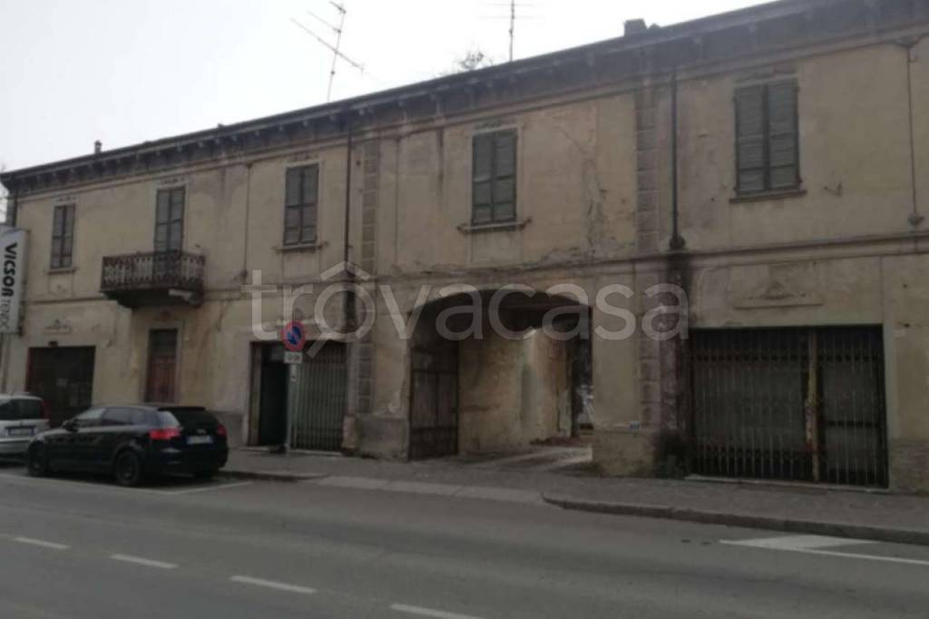 negozio in vendita a Casteggio