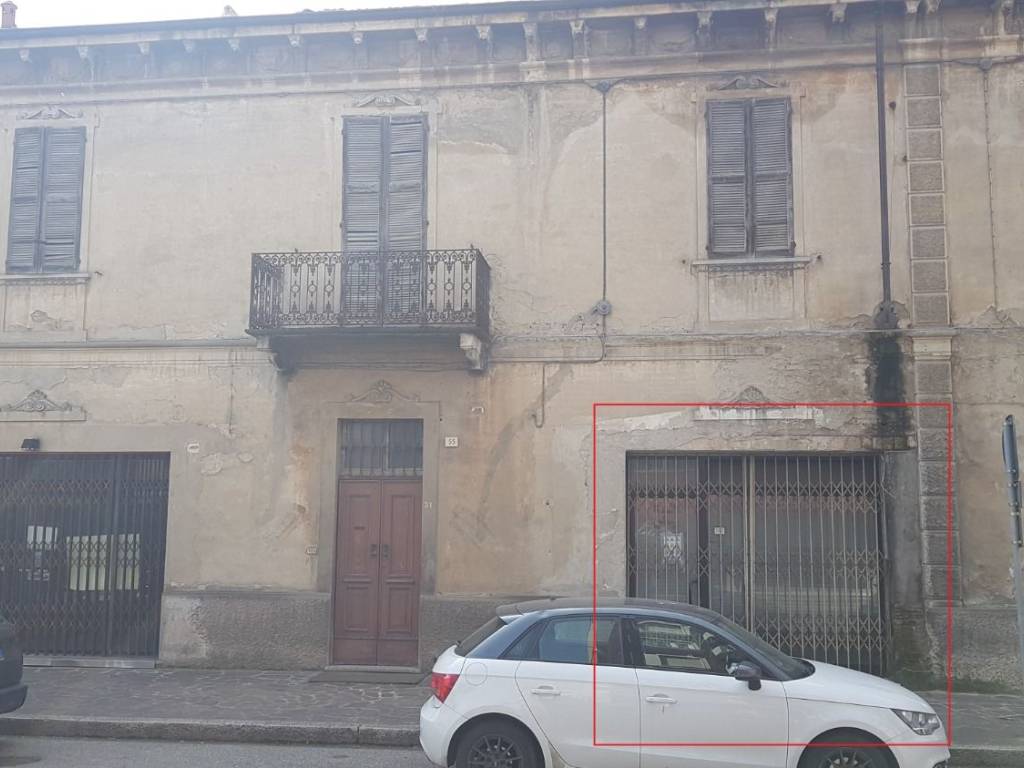 negozio in vendita a Casteggio
