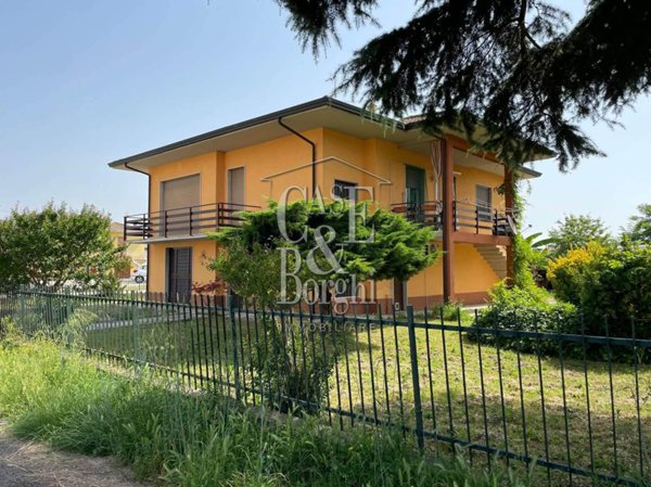 casa indipendente in vendita a Casteggio
