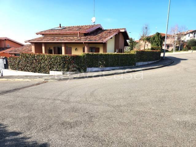 casa indipendente in vendita a Casteggio