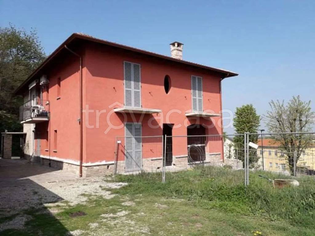 casa indipendente in vendita a Casteggio