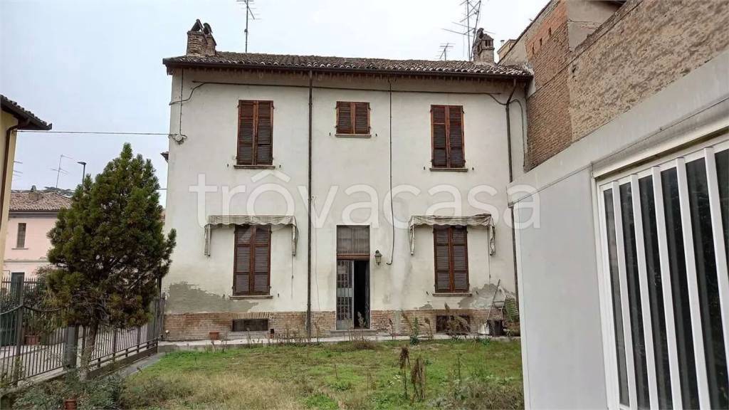 casa indipendente in vendita a Casteggio