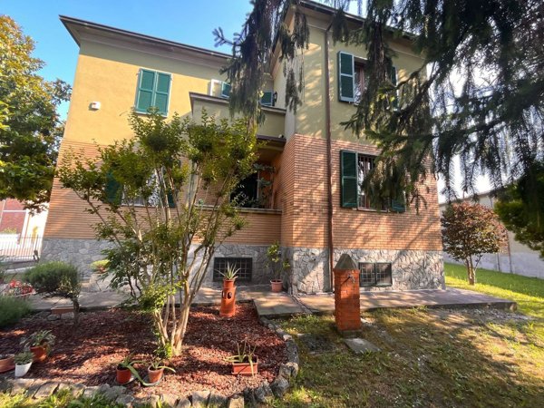 casa indipendente in vendita a Casteggio