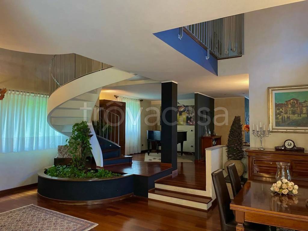 casa indipendente in vendita a Casteggio