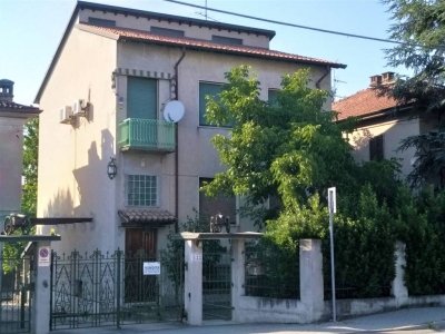 casa indipendente in vendita a Casteggio