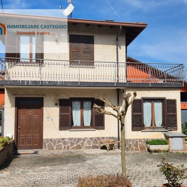 casa indipendente in vendita a Casteggio