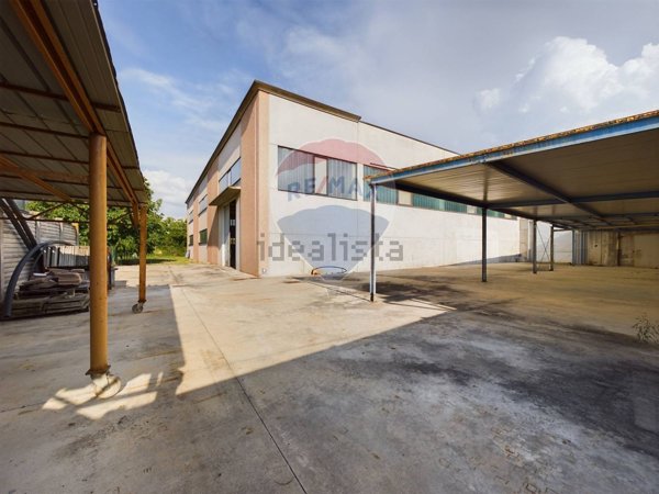 capannone in vendita a Casteggio