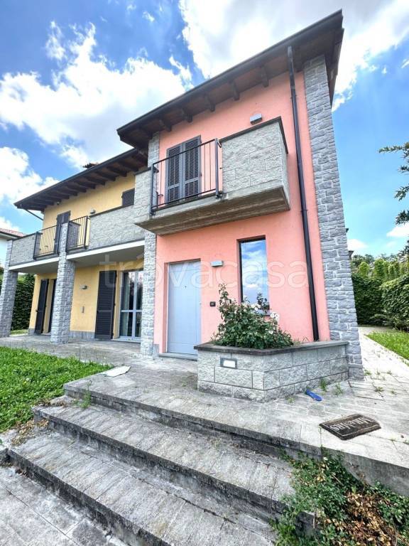casa indipendente in vendita a Casteggio