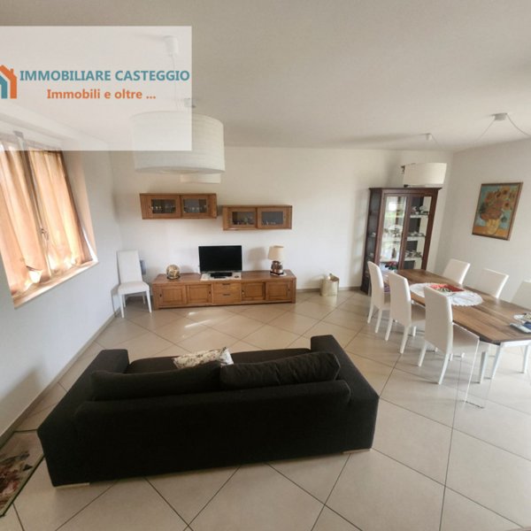 casa indipendente in vendita a Casteggio