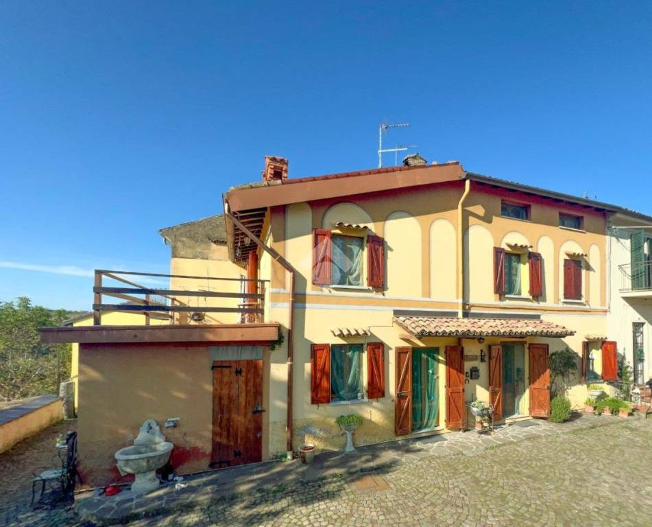 casa indipendente in vendita a Casteggio