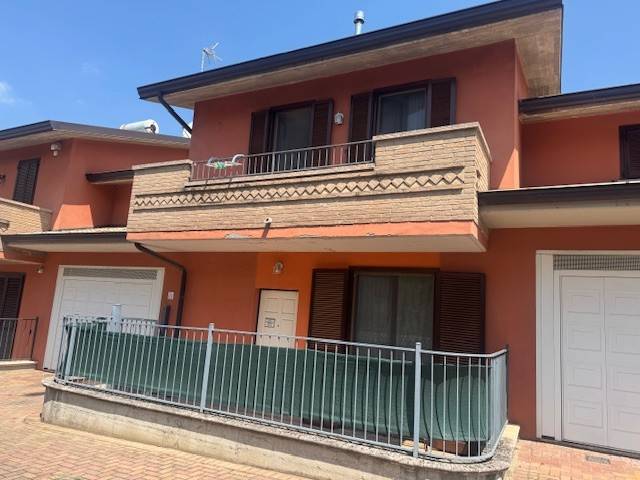 casa indipendente in vendita a Casteggio