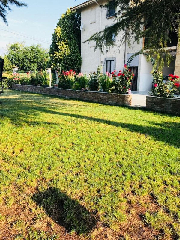 casa indipendente in vendita a Casteggio