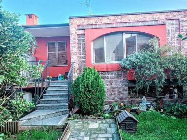 casa indipendente in vendita a Casteggio