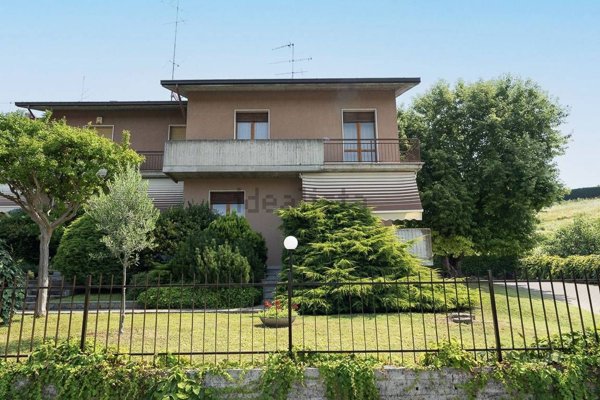casa indipendente in vendita a Casteggio
