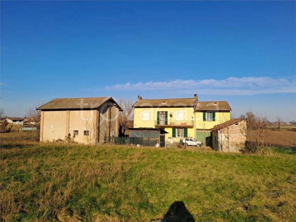 casale in vendita a Casteggio