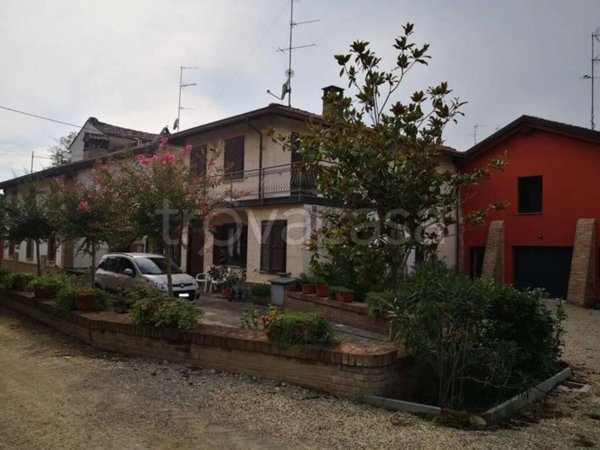 casa indipendente in vendita a Casteggio