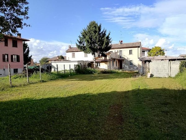 casa indipendente in vendita a Casteggio