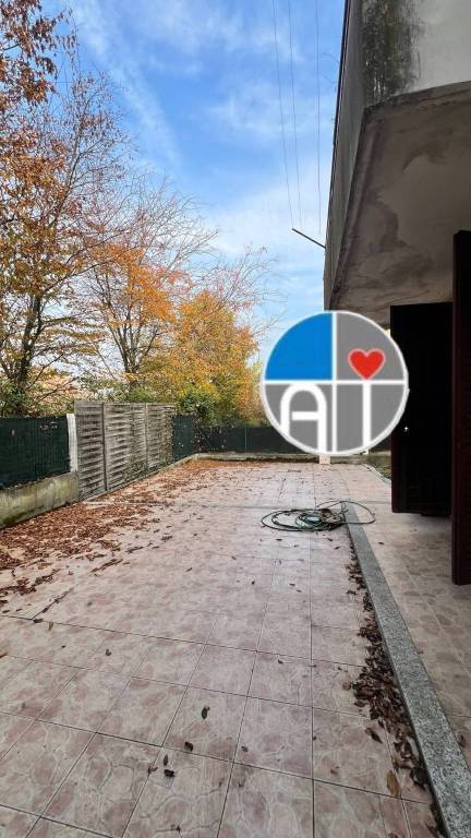 casa indipendente in vendita a Casteggio