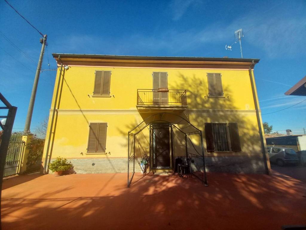 casa indipendente in vendita a Casteggio