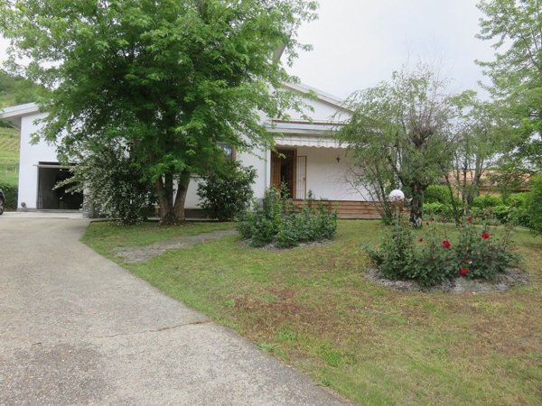 casa indipendente in vendita a Casteggio