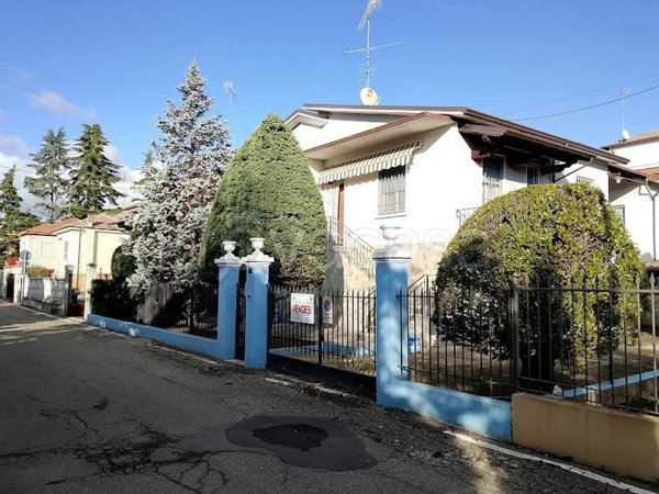 casa indipendente in vendita a Casteggio