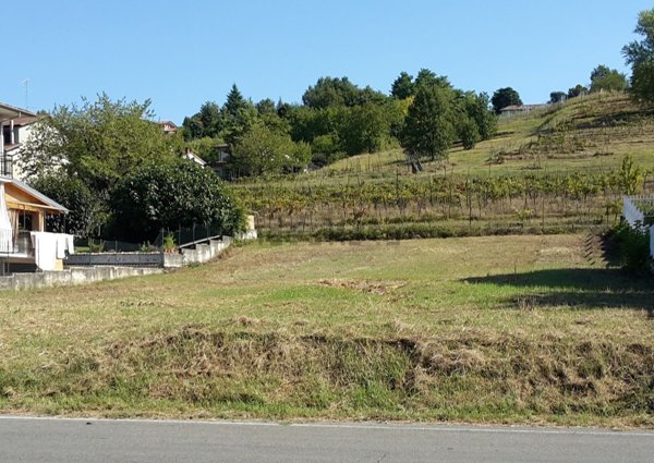 terreno edificabile in vendita a Casteggio