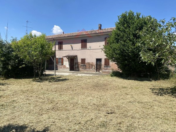 casa indipendente in vendita a Casteggio