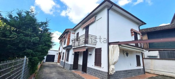 casa indipendente in vendita a Casteggio