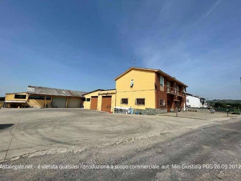 locale commerciale in vendita a Casteggio