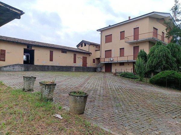 casa indipendente in vendita a Casteggio