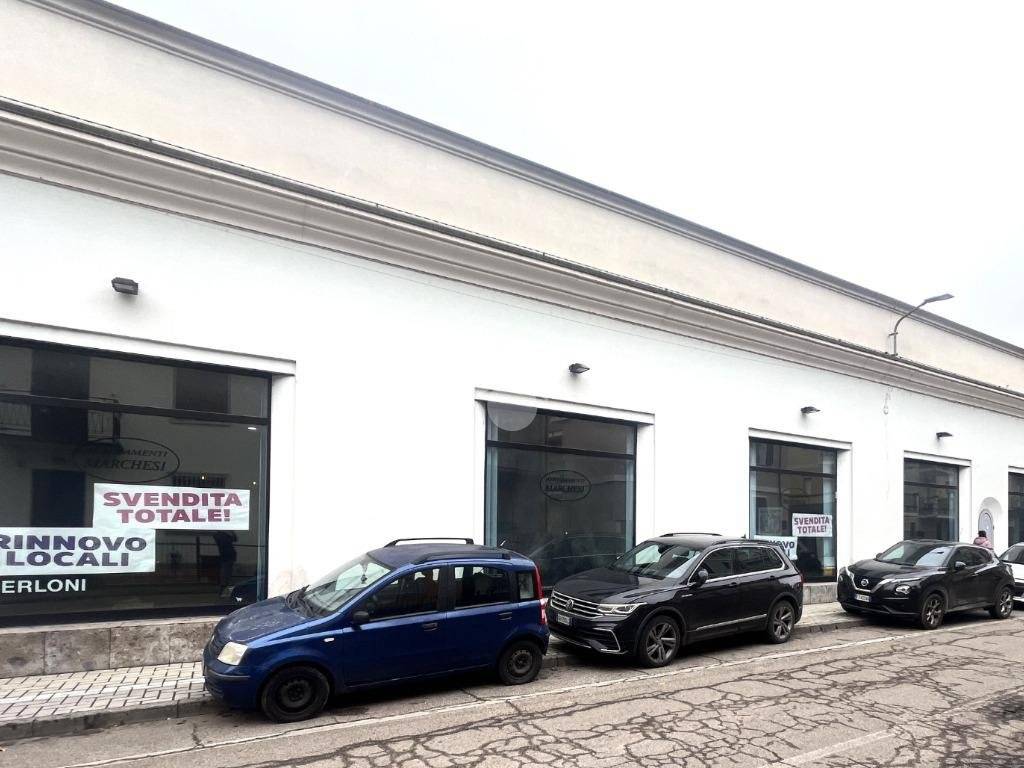 negozio in vendita a Casteggio