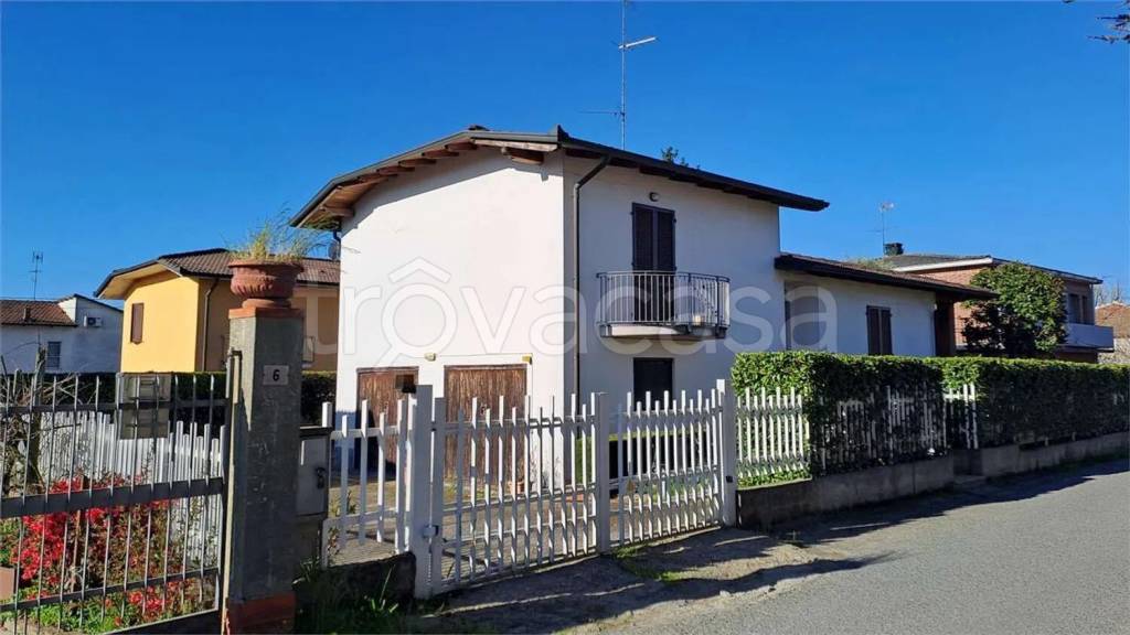 casa indipendente in vendita a Casteggio