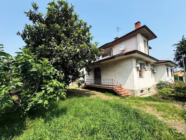 casa indipendente in vendita a Casteggio