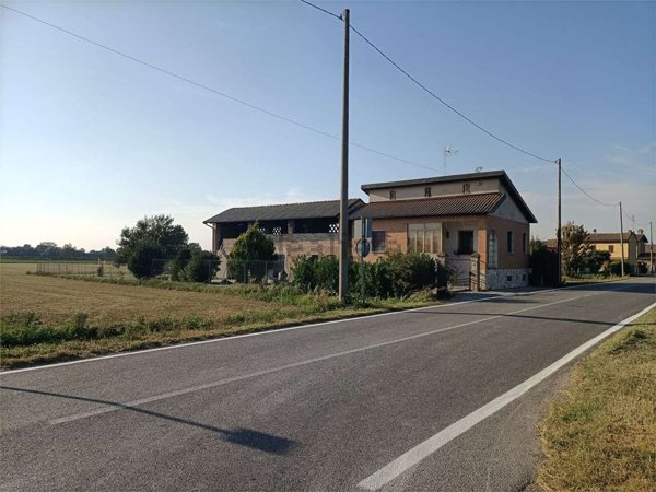 casa indipendente in vendita a Casteggio