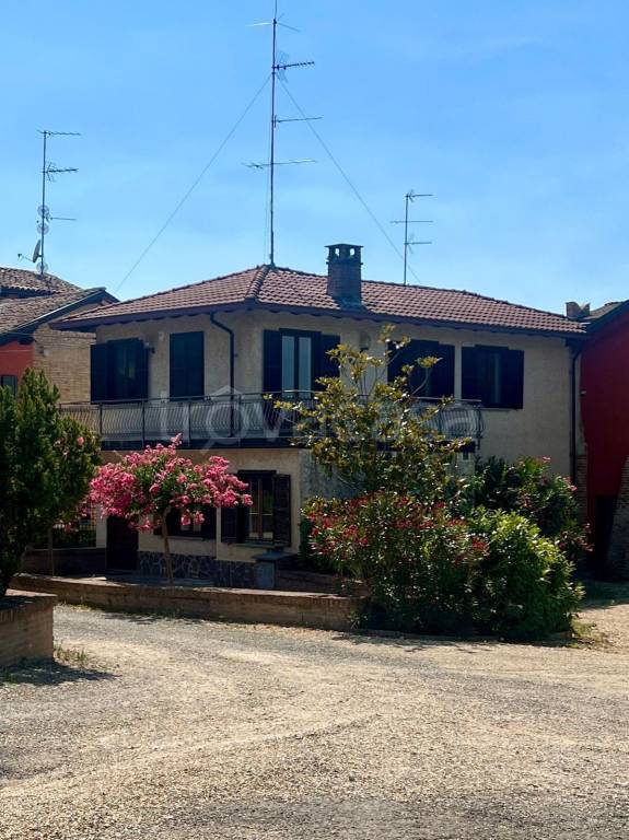casa indipendente in vendita a Casteggio