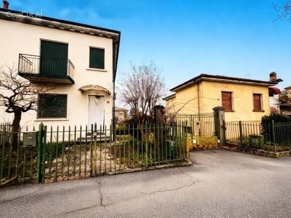 casa indipendente in vendita a Casteggio