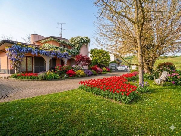 casa indipendente in vendita a Casteggio