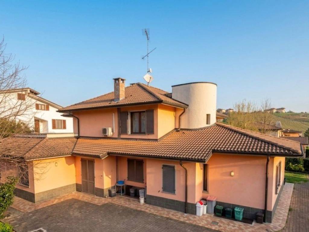 casa indipendente in vendita a Casteggio