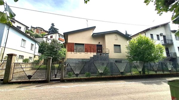 casa indipendente in vendita a Casteggio