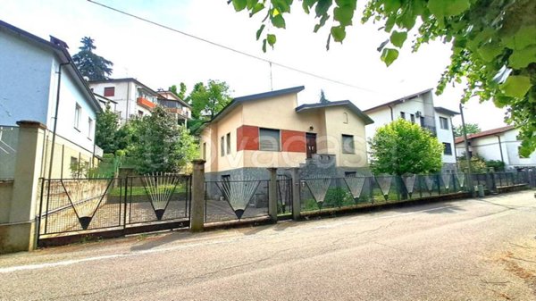 casa indipendente in vendita a Casteggio