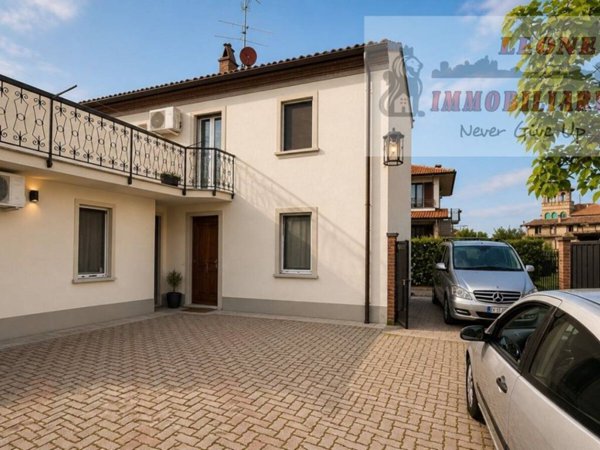 casa indipendente in vendita a Casteggio