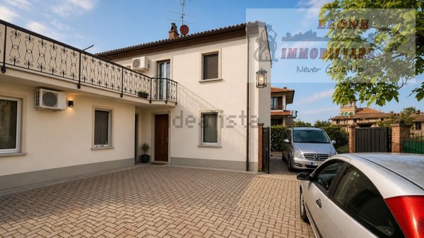 casa indipendente in vendita a Casteggio