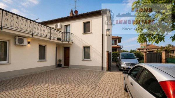 casa indipendente in vendita a Casteggio
